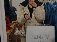 -MaxMara(燕莎奥特莱斯店)