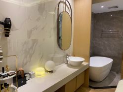 -香港倾城国际·美容美体中心