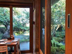 -Chom Cafe and Restaurant