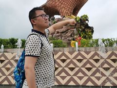 -巨鹰广场