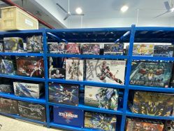 -逝水玩具折扣店