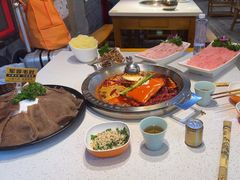 -巴国妹子毛肚火锅(蓝光悦城店)