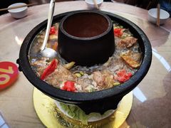 -腾冲洞山温泉村