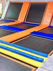 -蹦贝运动中心·蹦床·攀岩·闯关(龙岗店)