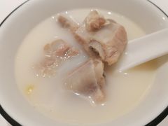 黄豆排骨汤-梅飞酒家(名辉豪庭店)
