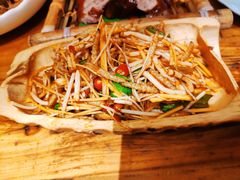 -老滇山寨•云南特色菜•地方菜•民族风情歌舞表演(金碧店)