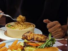 -鲨鱼美式餐厅酒吧Sharky