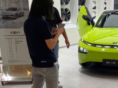 -小鹏汽车(北京龙湖长楹天街销售中心)