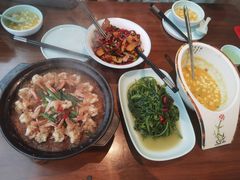 -有红鸡毛店·川菜(建设路店)