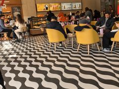 -星巴克臻选(莘庄仲盛店)