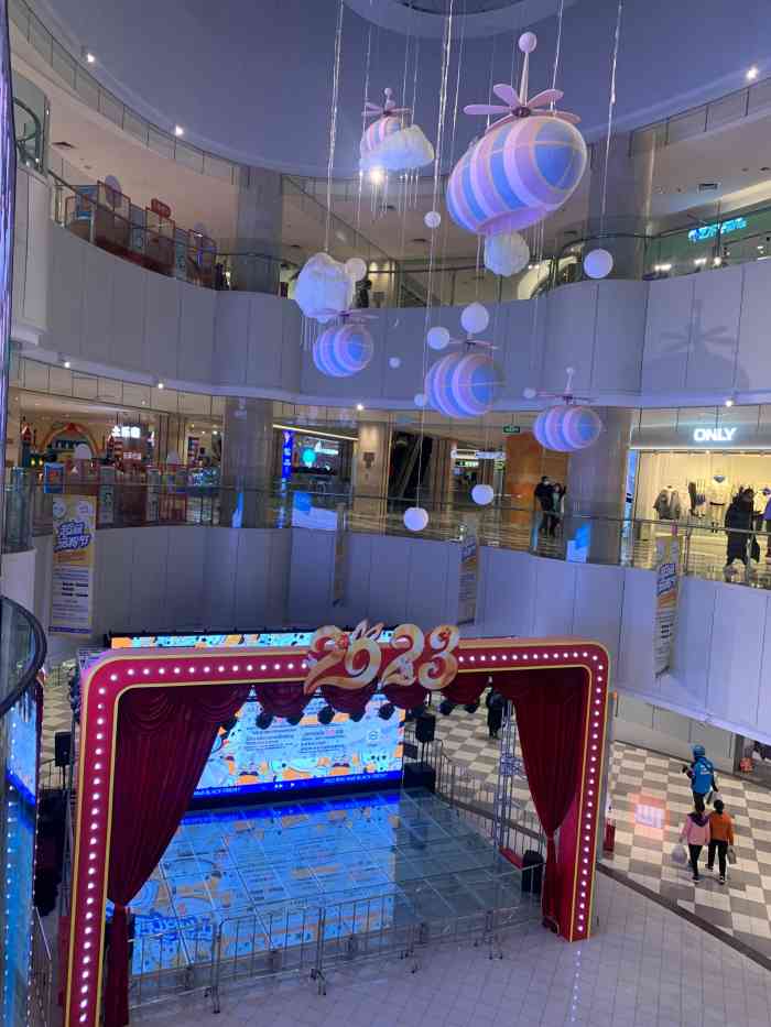 bhg mall购物中心-"有空的时候乘坐地铁六号线来到了常营,下了.