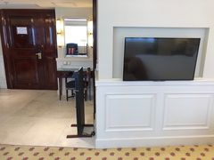 -深圳富苑皇冠假日套房酒店