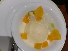 果粒配香草冰淇淋-萨莉亚意式餐厅(杭州滨江天街店)