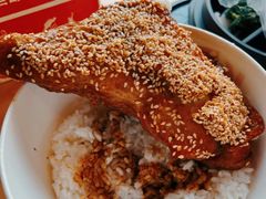 芝麻满满脆皮大鸡腿饭-肯德基(中纬店)