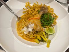 -Chom Cafe and Restaurant