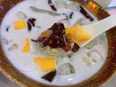 -黄氏许牛奶甜品专家(水晶街店)