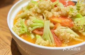 Shandong Tomato and Cauliflower Stir-fry