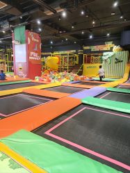 -蹦蹦跳跳(新奥购物中心店)