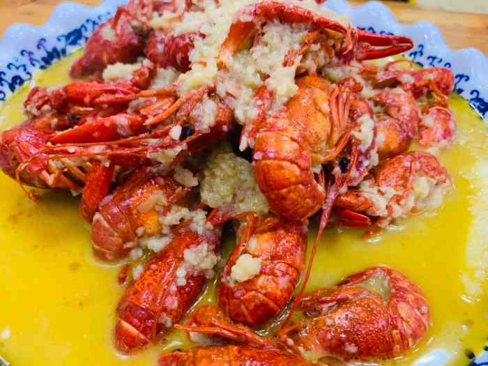 李氏龙虾(新民路店)-"吃了好多家龙虾,这家口味真的好吃.蒜泥和.