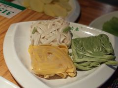 -小小河边鱼(天润城店)