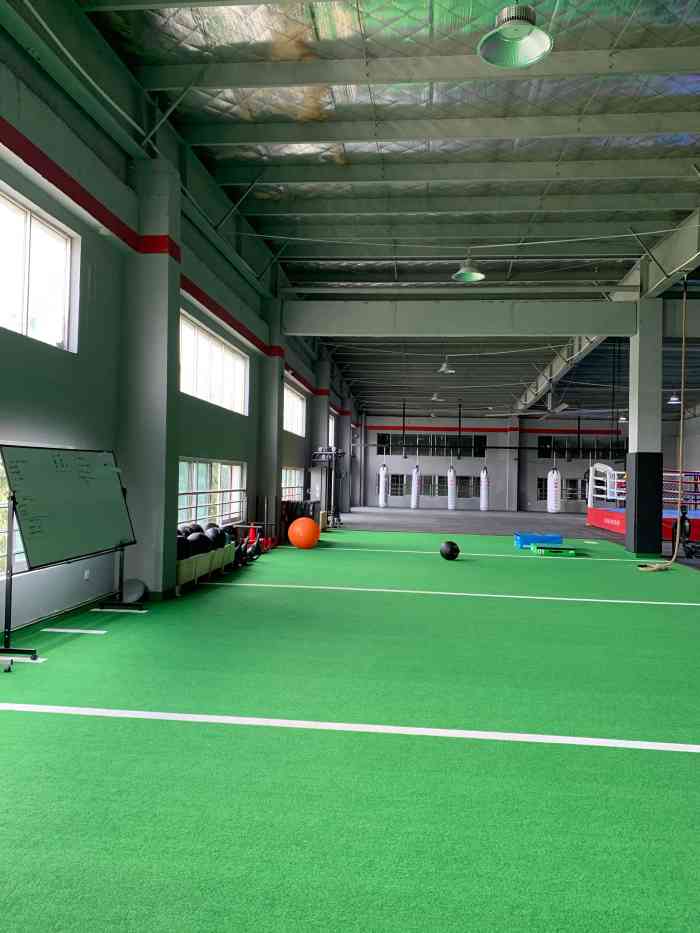 100体能综合训练中心