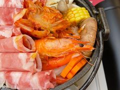 豪华海鲜肥牛泡菜锅-仙隐小鹿中华料理(南宁万象城店)