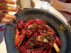 -肥肥虾庄·金牌油焖大虾(汉街SKP店)