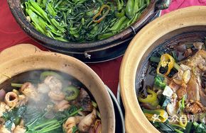 Stir-Fried Shrimp Paste with Water Spinach