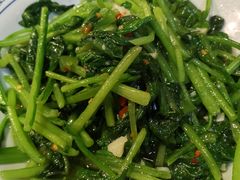 青椒炒萝卜苗-客家大院·非遗赣南客家菜(郁孤台店)