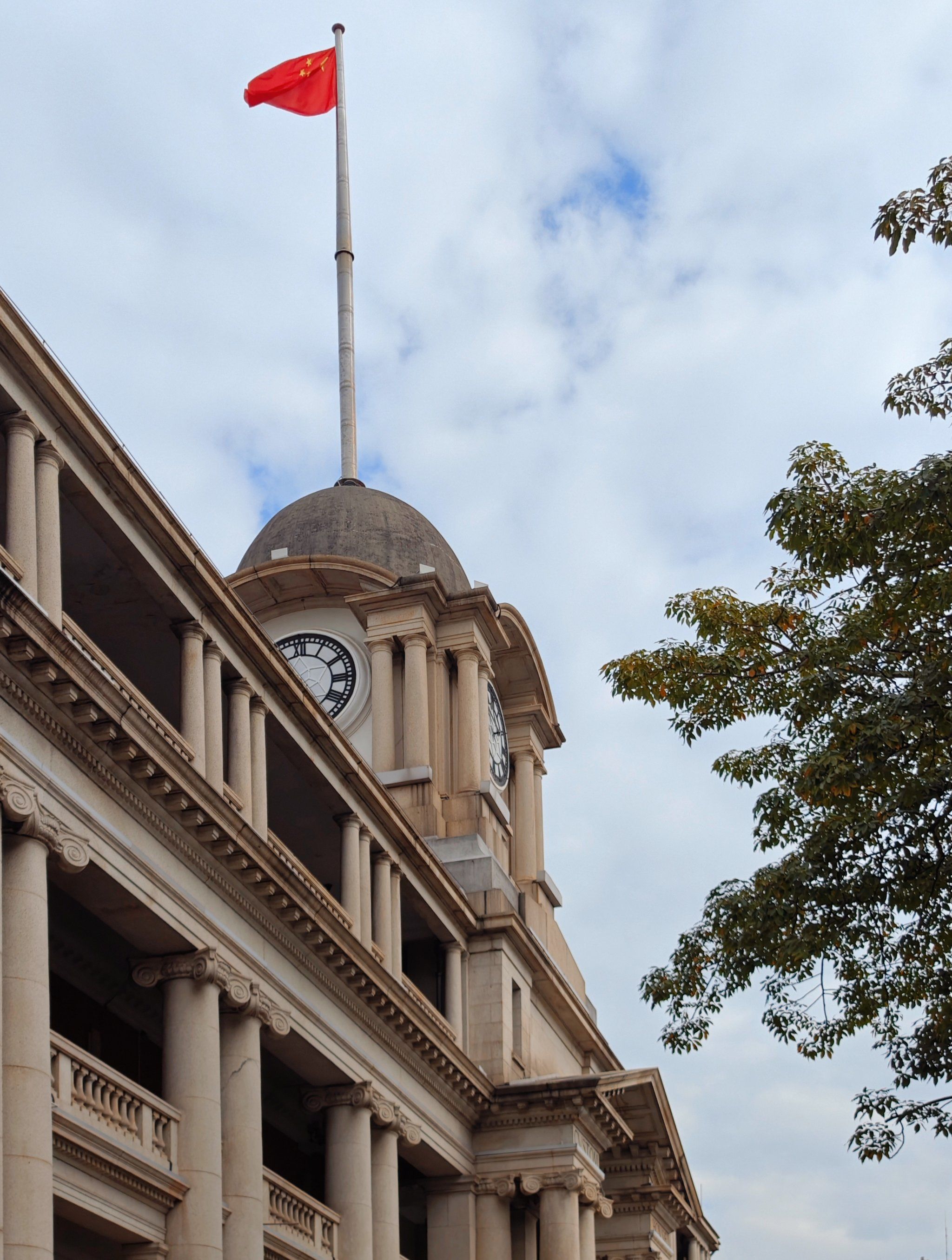 广州生活态度 之 圆柱撑起一种庄严
