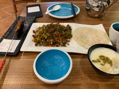 手工薄饼卷羊肉-米赫曼新疆餐厅·清真(老沪闵路店)