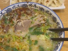 -八百里牛肉汤(盖饭·锅贴·万象城店)