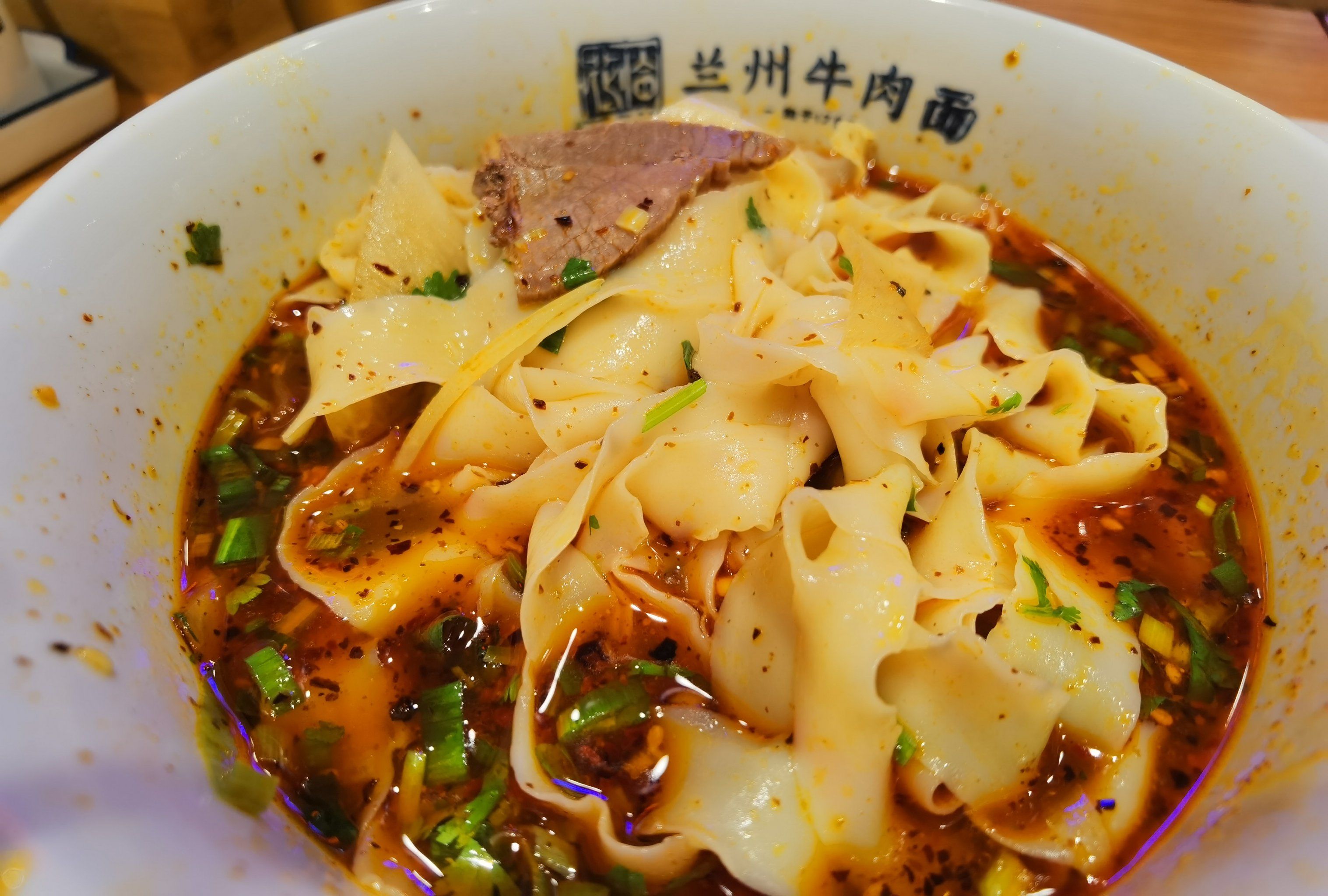 兰州大宽牛肉面,竟然吃出了陕西biangbiang面的感觉