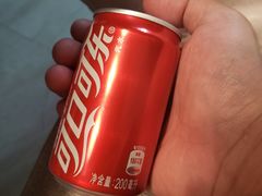 20元一听的可乐-24 新村雪浓汤(长白山烤肉店)