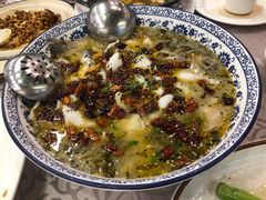 回味酸菜鱼-六婶西关小厨(光塔路店)