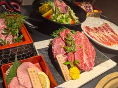 -山川小町·极番烧肉(新地假日广场店)