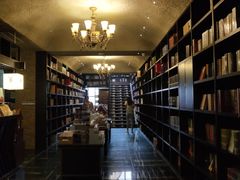 -钟书阁(松江泰晤士小镇店)