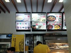 -老娘舅餐厅(黄龙体育中心店)