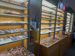 -优医视平价眼镜蔡司依视路折扣工厂店(十里堡店)