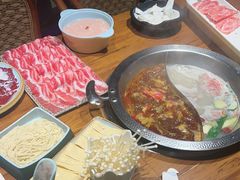 -东巴婆婆云南鱼豆花火锅(大东门店)