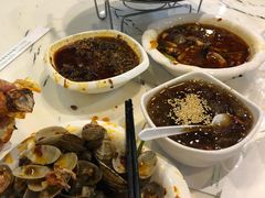 -凤凰路何眼镜香辣蟹(花果园店)