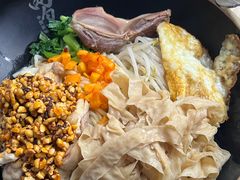 -两勺子一碗口水鸡拌面