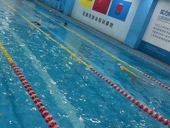-宝德龙游泳健身