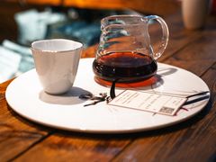 -LEO CAFE