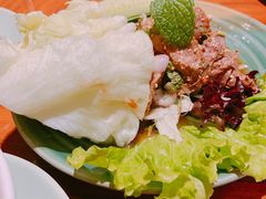 炭烧猪颈肉沙拉-mango tree芒果树泰国餐厅(青岛万象城店)