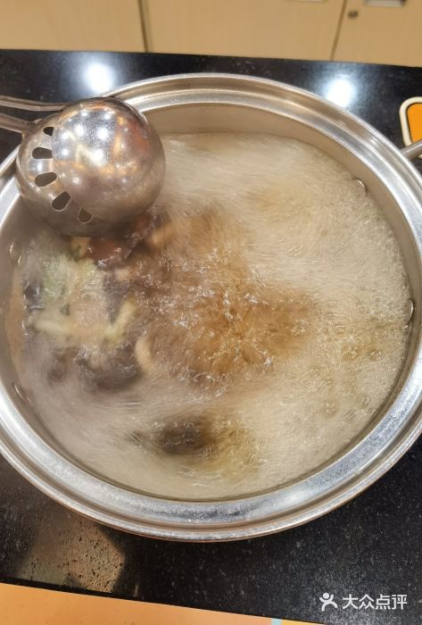 呷哺呷哺(世贸.工三店)菌汤锅底图片