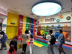 -m豆巧克力世界(上海世茂广场店)
