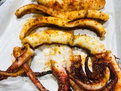 烤鱿鱼-马路牙子地桌烤肉(工体店)