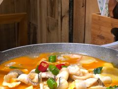 -老滇山寨•云南特色菜•地方菜•民族风情歌舞表演(金碧店)