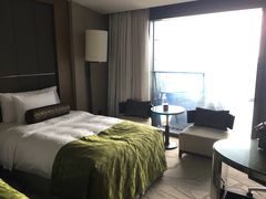 -上海滴水湖皇冠假日酒店